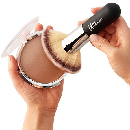 Heavenly Luxe™ Mega Fan Brush #9