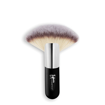 Fan makeup brush 2025