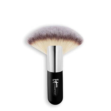 Heavenly Luxe™ Mega Fan Brush #9