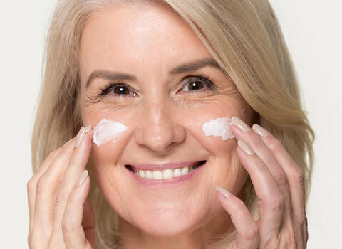 IT Cosmetics guide to the best ingredients for mature skin