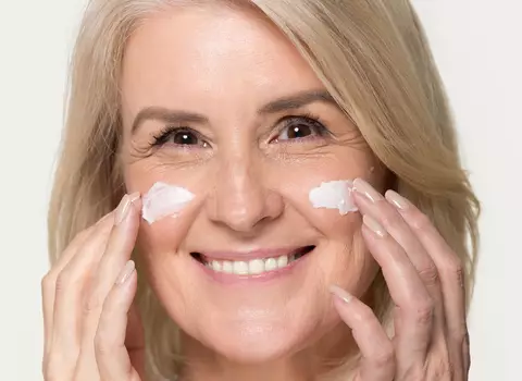 IT Cosmetics guide to the best ingredients for mature skin