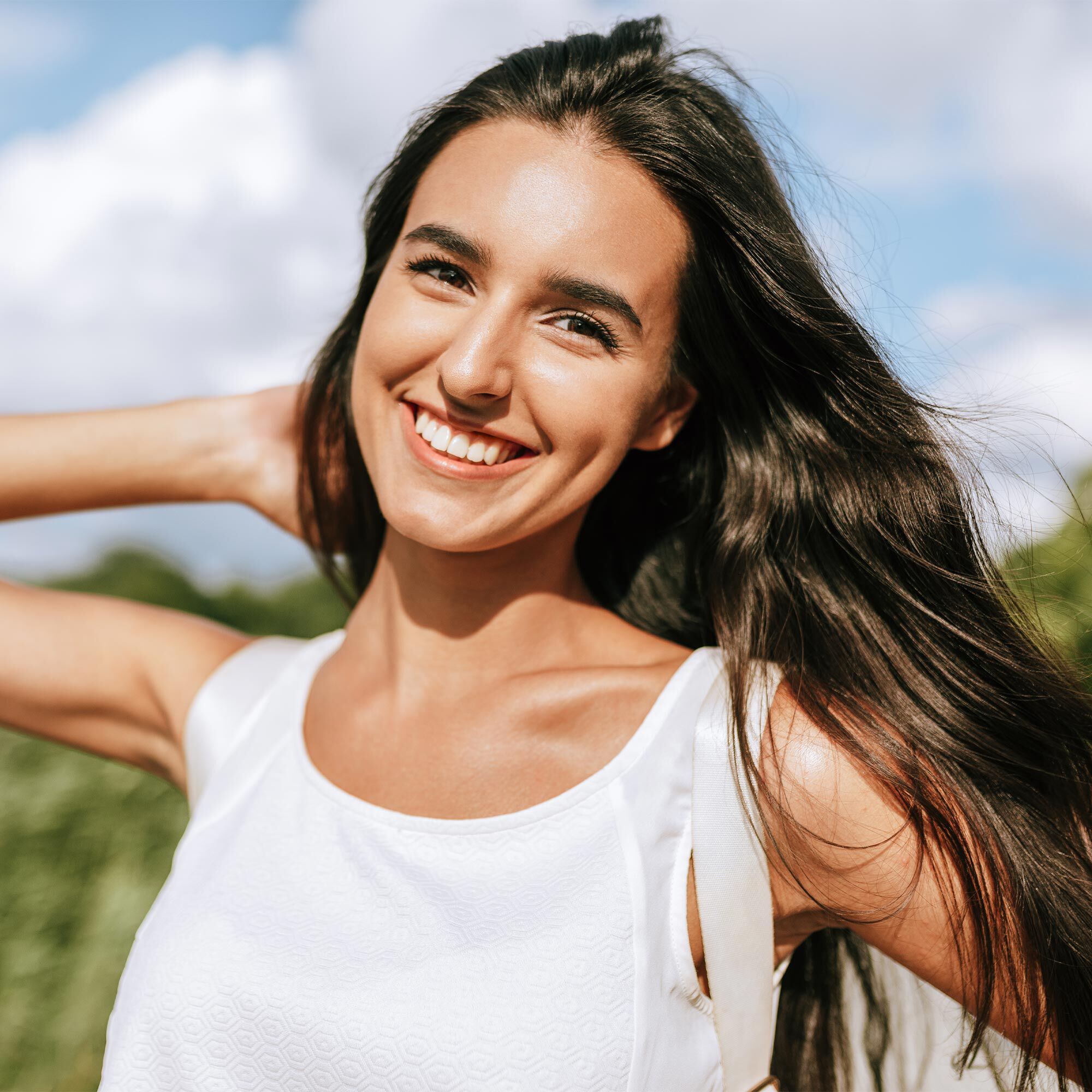 Glowy Summer Makeup Looks for Your Beach Vacay IT Cosmetics