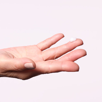 IT TRANSFORMS YOUR LASHES!