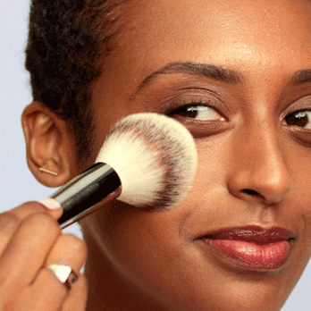 FLAWLESS, SKIN-PERFECTING FINISH