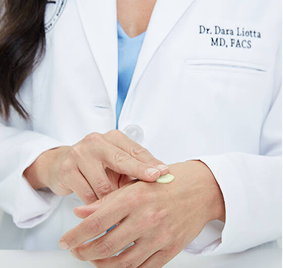 Developed with Plastic Surgeons & Dermatologists