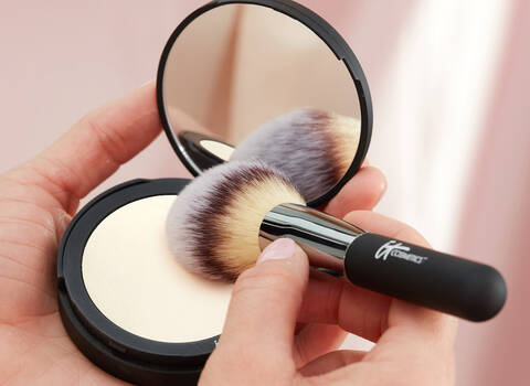A photo of IT Cosmetics Bye Bye Pores Pressed Powder